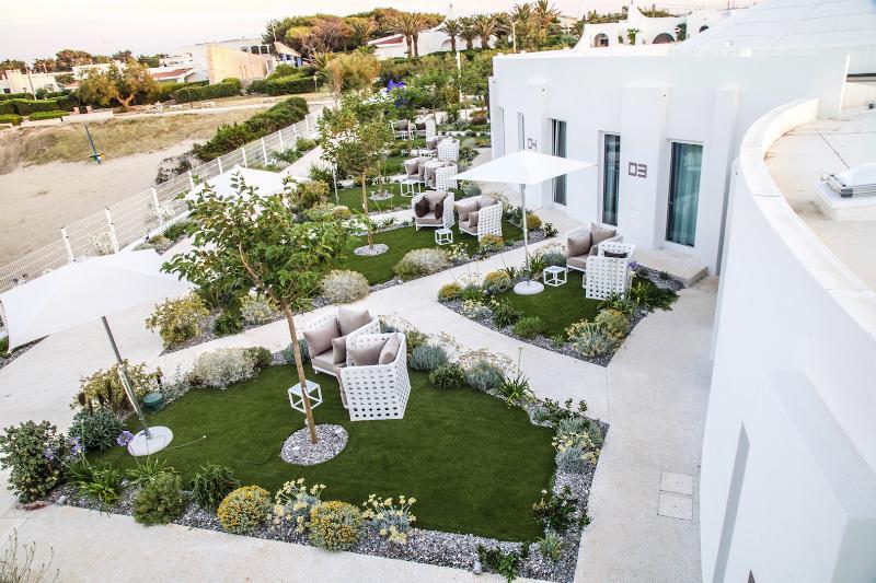 אוסטוני Sole In Me Resort By Altoborgo מראה חיצוני תמונה