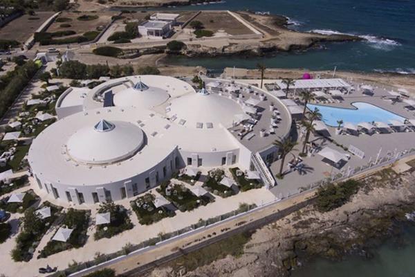 אוסטוני Sole In Me Resort By Altoborgo מראה חיצוני תמונה